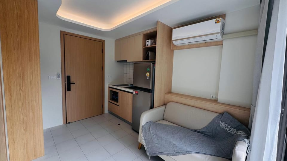 Kitchen or kitchenette, Living room, Photo of the whole room, stove, air conditioner