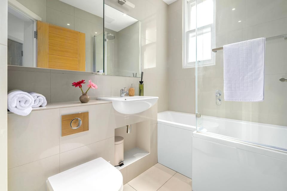 Shower, Bathroom, Bath, towels