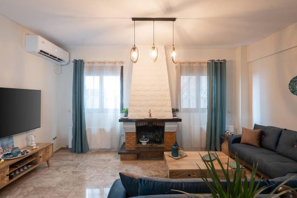 Communal lounge/ TV room, Living room