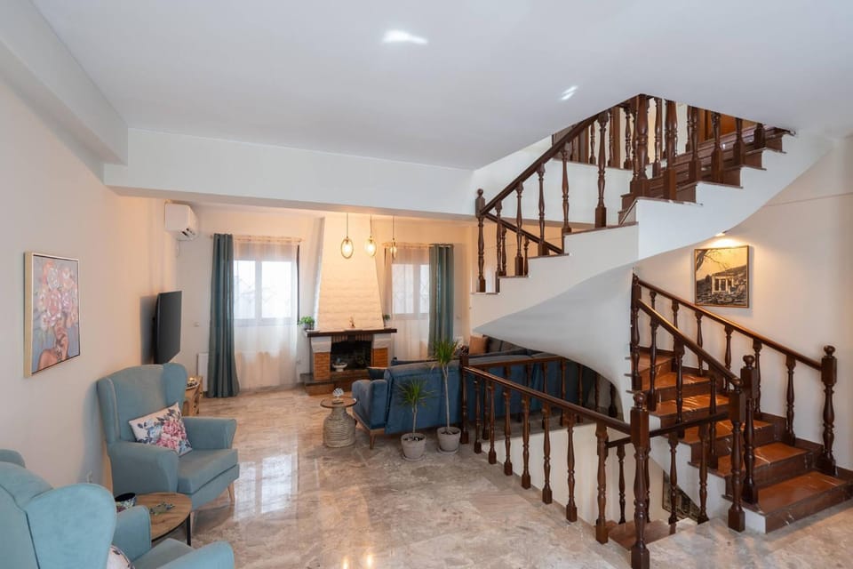 Communal lounge/ TV room, Living room