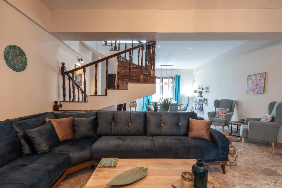 Communal lounge/ TV room, Living room