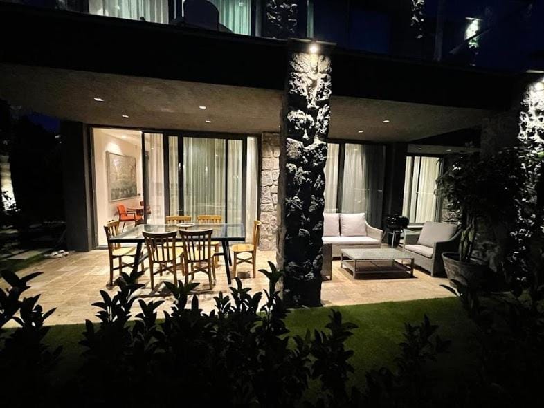 Patio, Garden, View (from property/room), Seating area, Dining area