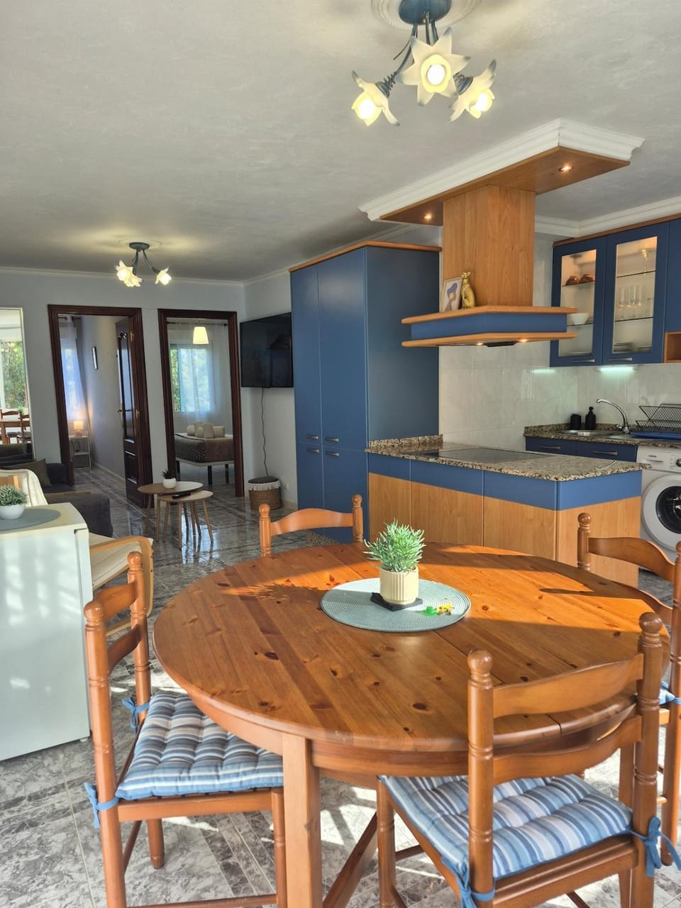 Kitchen or kitchenette, Living room, Dining area, stove
