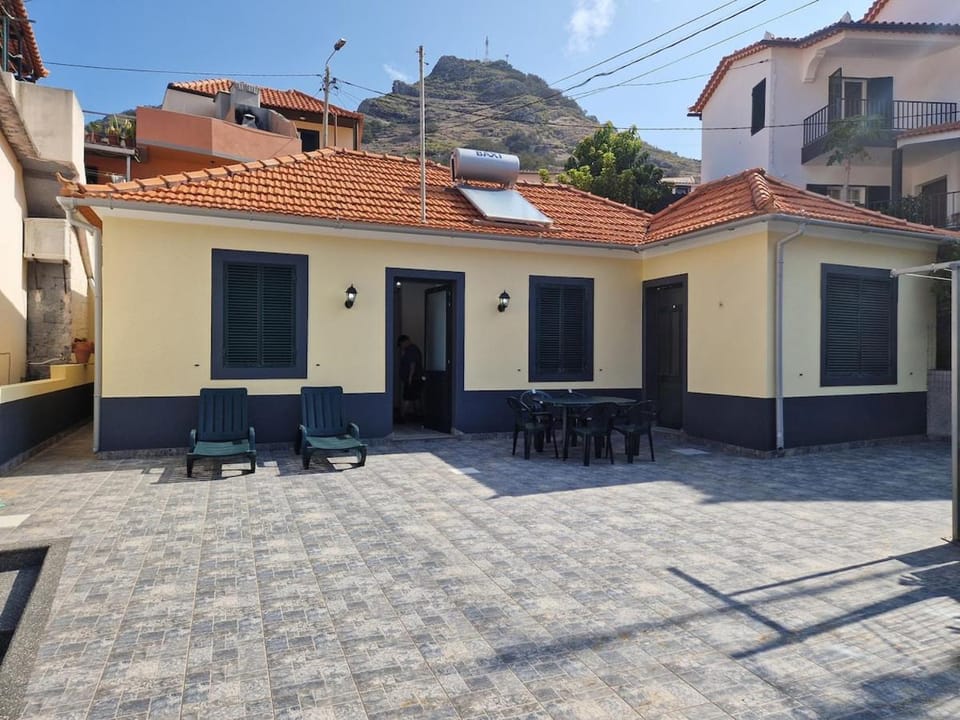 Property building, Patio, Mountain view