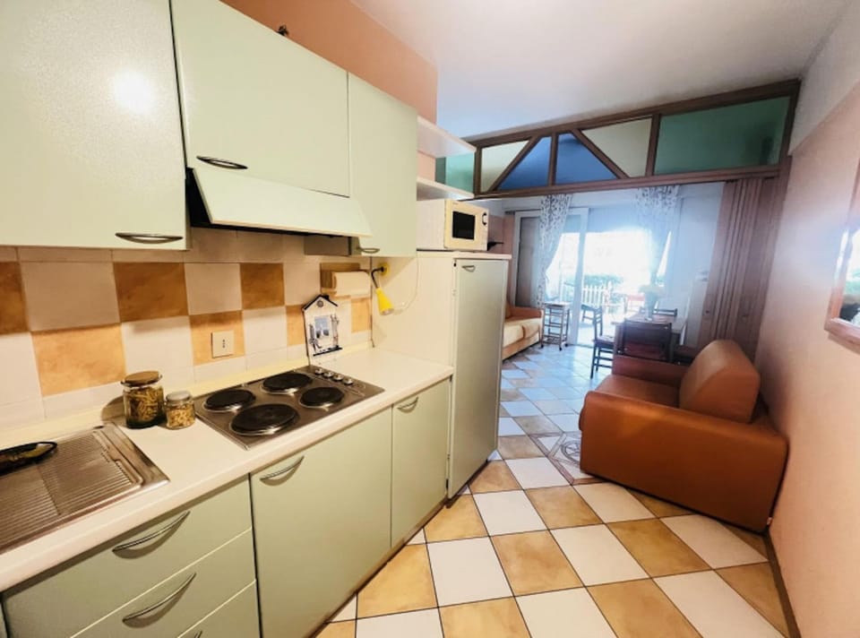 microwave, oven, kitchen