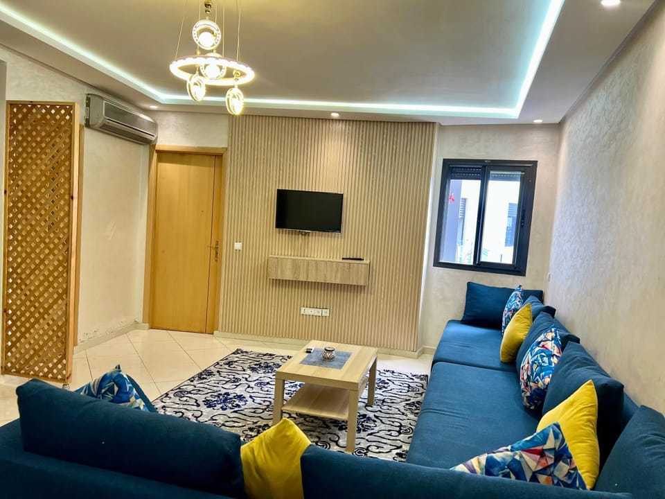 Communal lounge/ TV room, Bed, TV and multimedia, Living room, Seating area