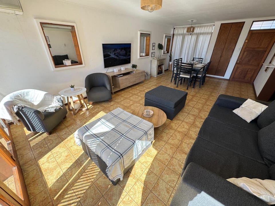 Gran Morada ideal familias y amigos House in Mendoza