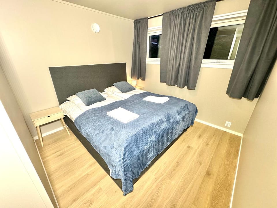 Bedroom, heating