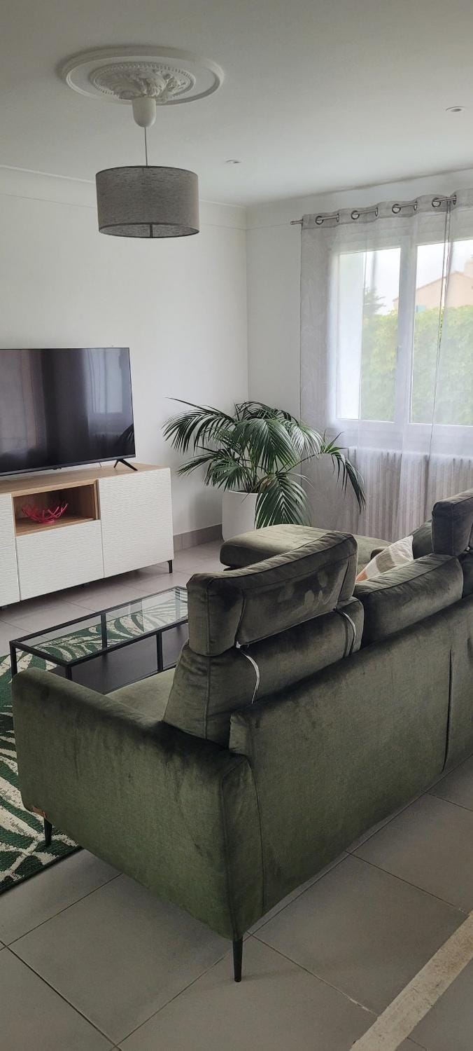 Communal lounge/ TV room