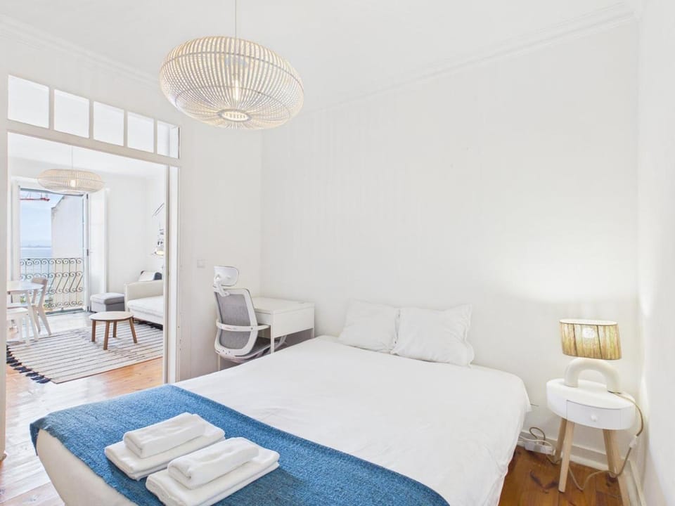 Bright 2BR Alfama Apartment w/ AC | By Airnest Apartment in Lisbon