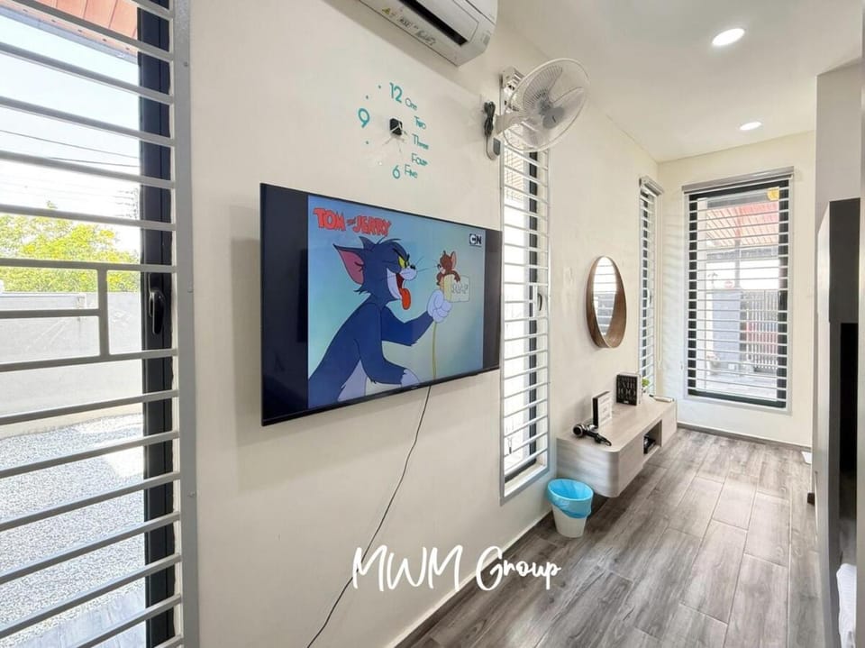 TV and multimedia, air conditioner