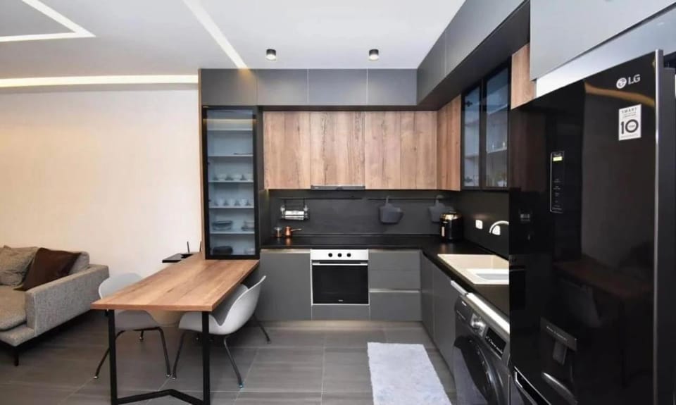 Stylish 2BR Apartment with Balcony by Republic Square - City Center I Стильные апартаменты с 2 спальнями и балконом у площади Республики-Центр Города Apartment in Yerevan
