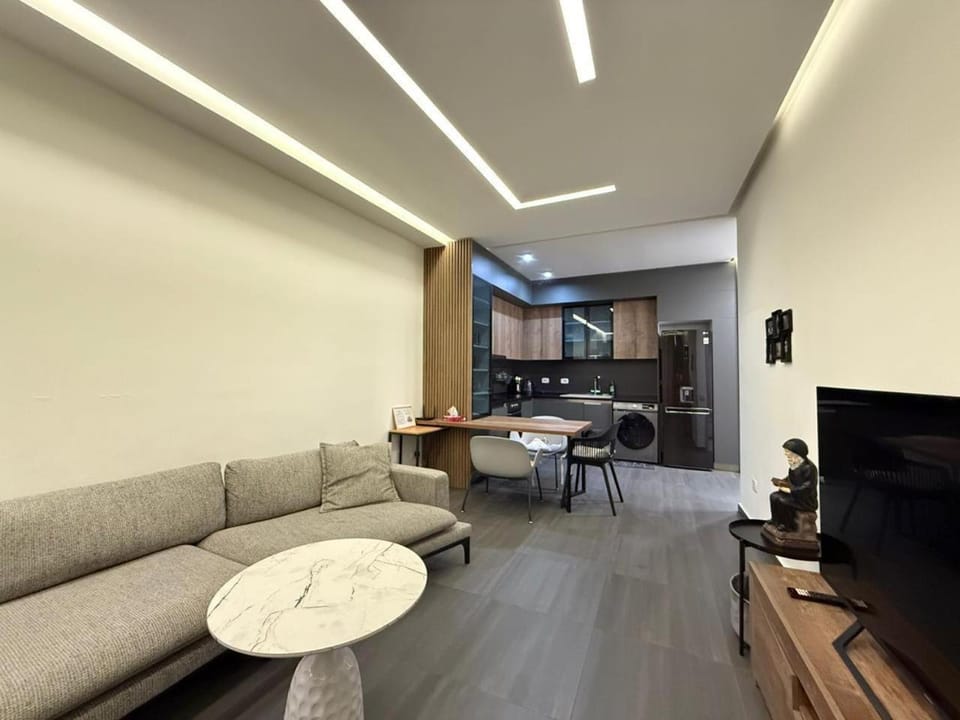 Stylish 2BR Apartment with Balcony by Republic Square - City Center I Стильные апартаменты с 2 спальнями и балконом у площади Республики-Центр Города Apartment in Yerevan