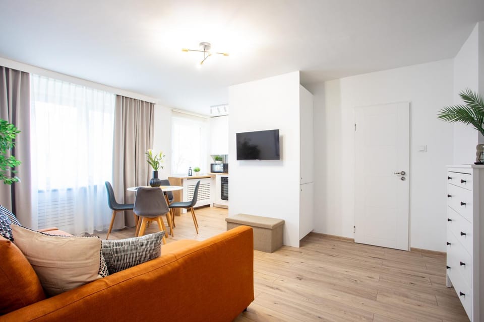 TV and multimedia, Living room, Seating area, Dining area, wardrobe