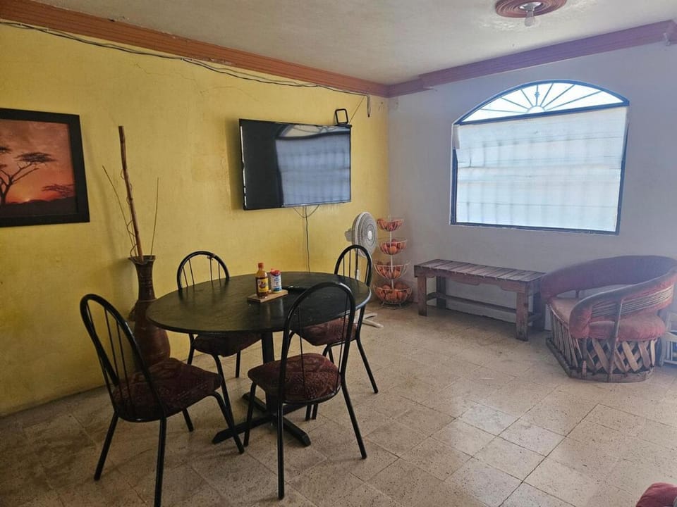 Casa céntrica, segura y sencilla House in Culiacan