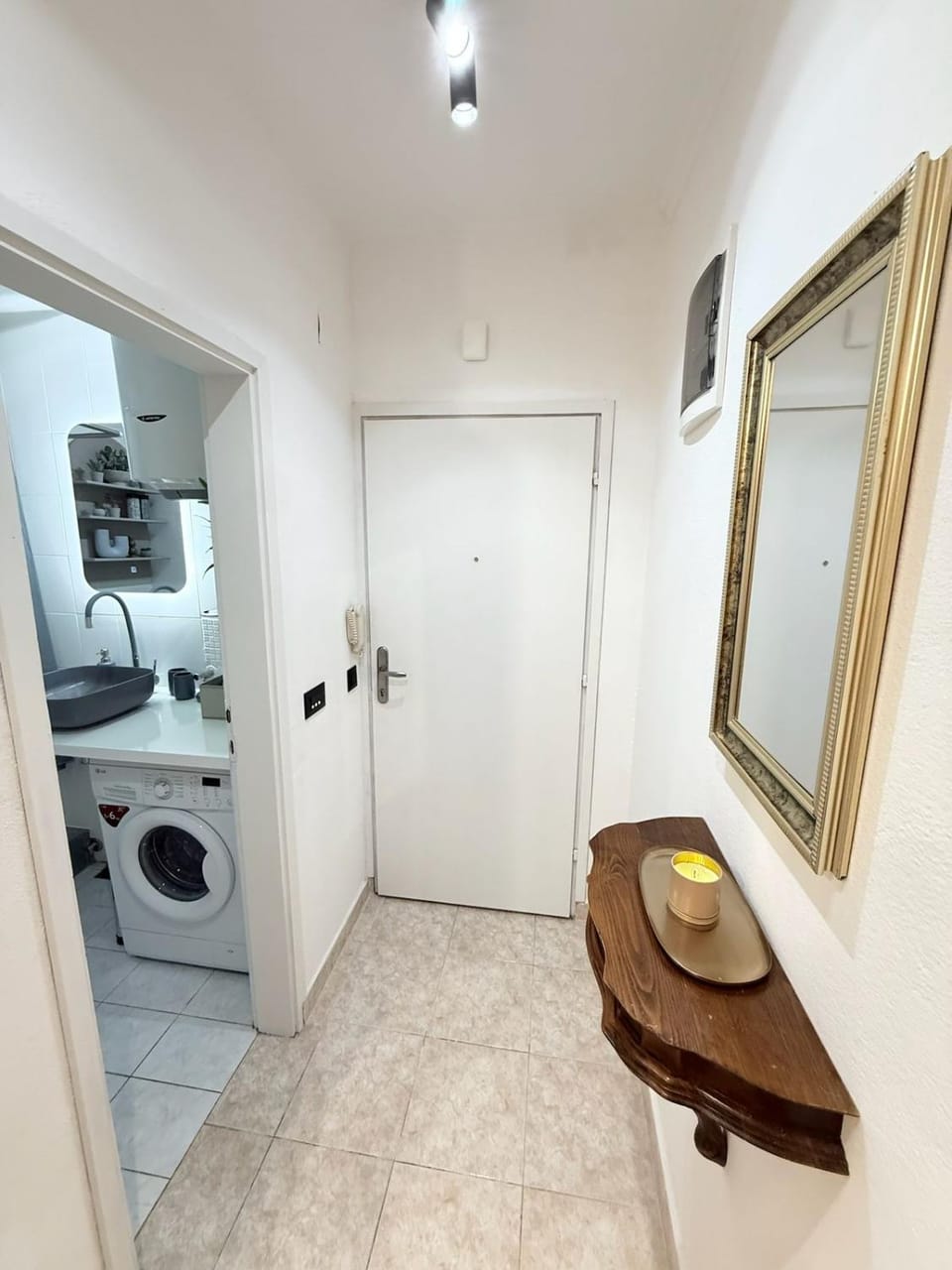 Toilet, Facade/entrance, Bathroom, washing machine