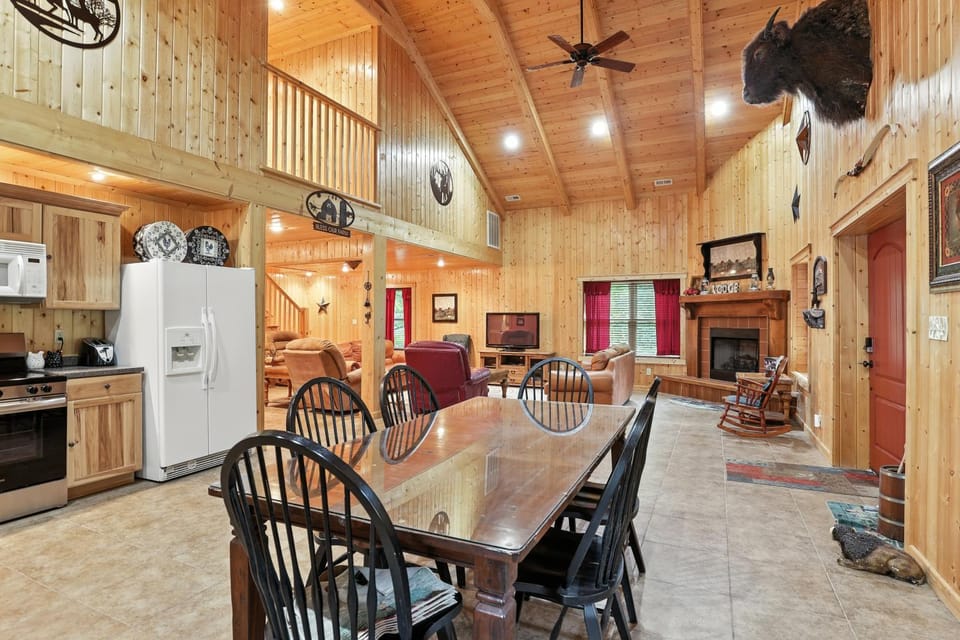 Secluded Mountain Retreat with Stunning Views home House in Tennessee