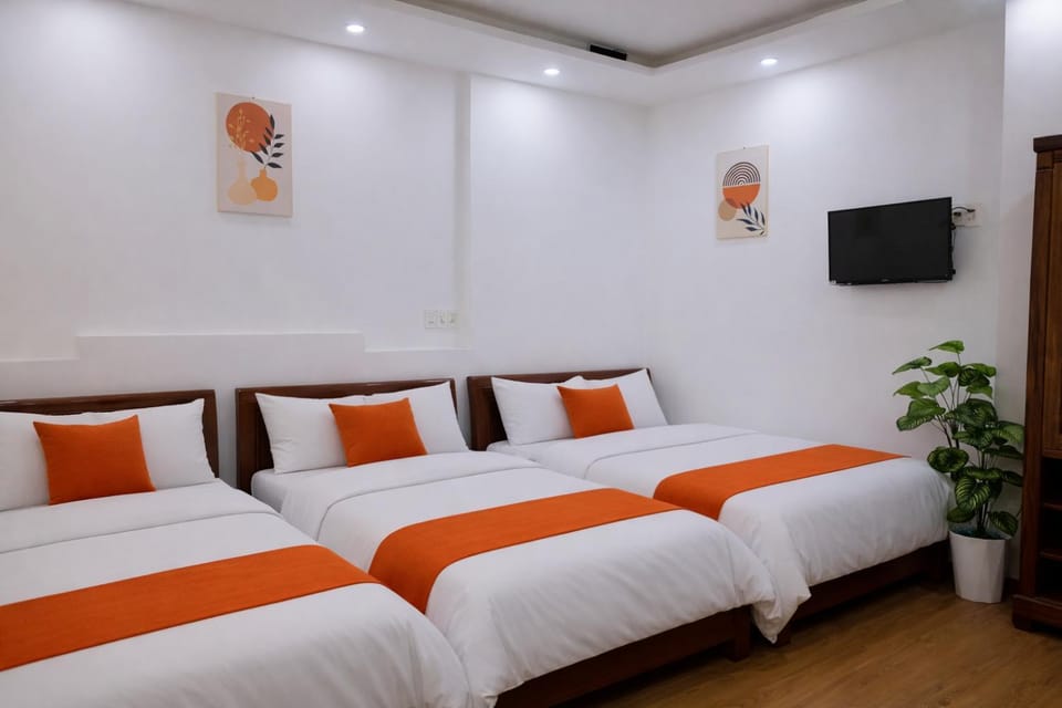 Bed, TV and multimedia, Photo of the whole room