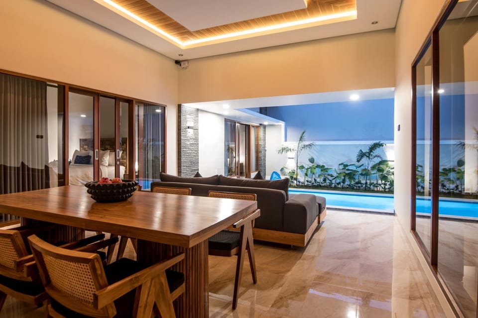 Living room, Seating area, Dining area, Pool view, Swimming pool, sunbed