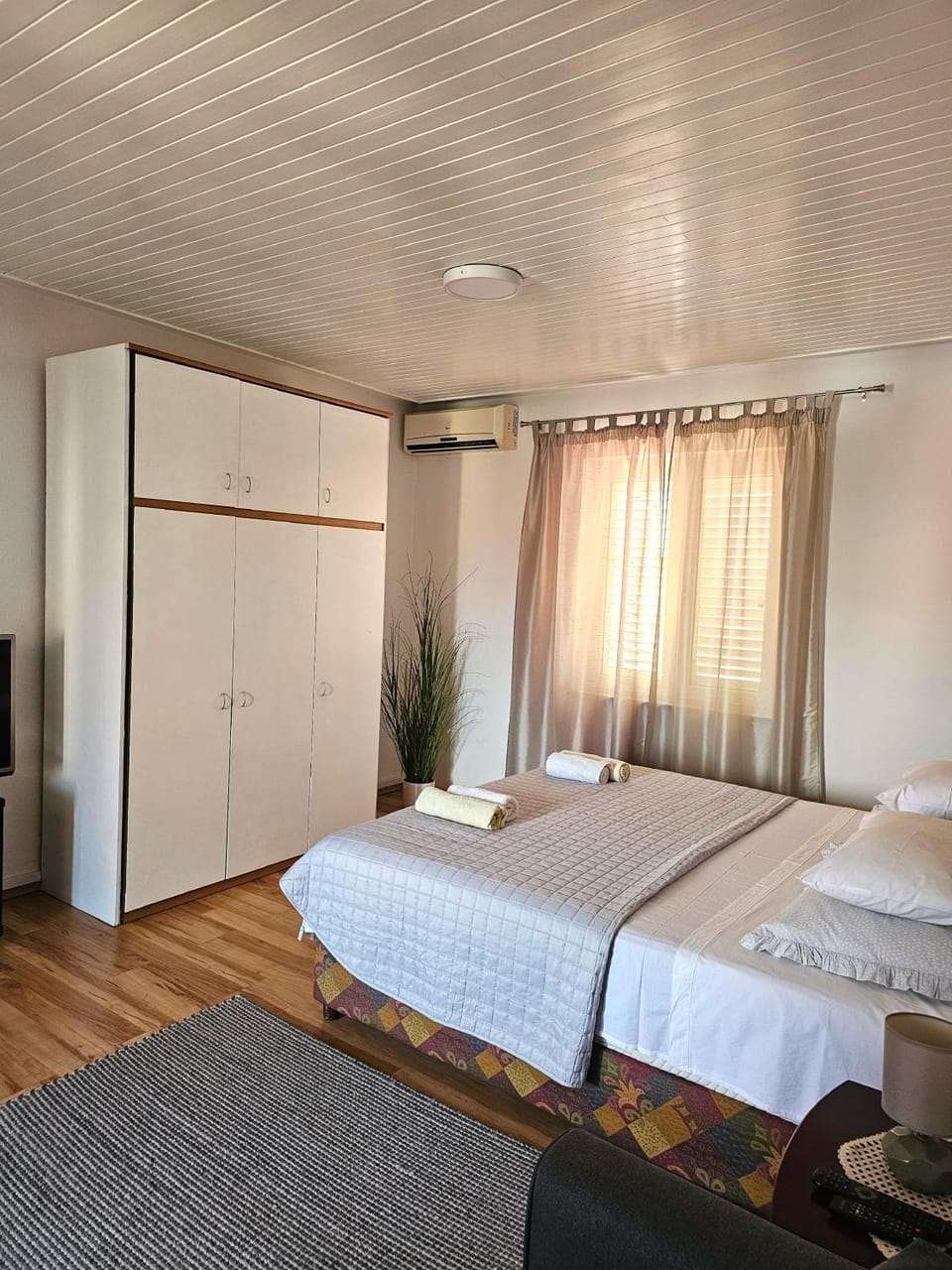 Bed, wardrobe