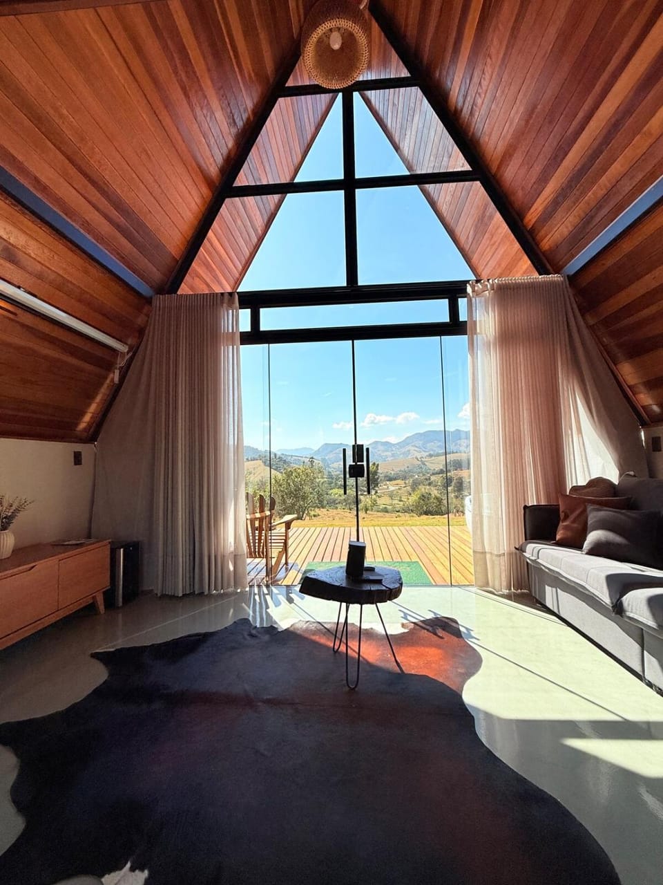 Living room, Mountain view