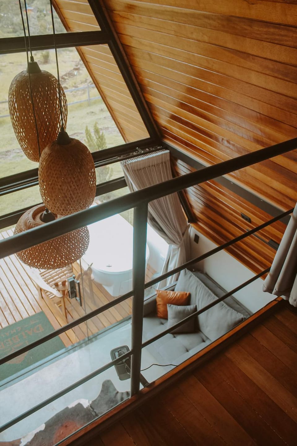 Bird's eye view, Living room