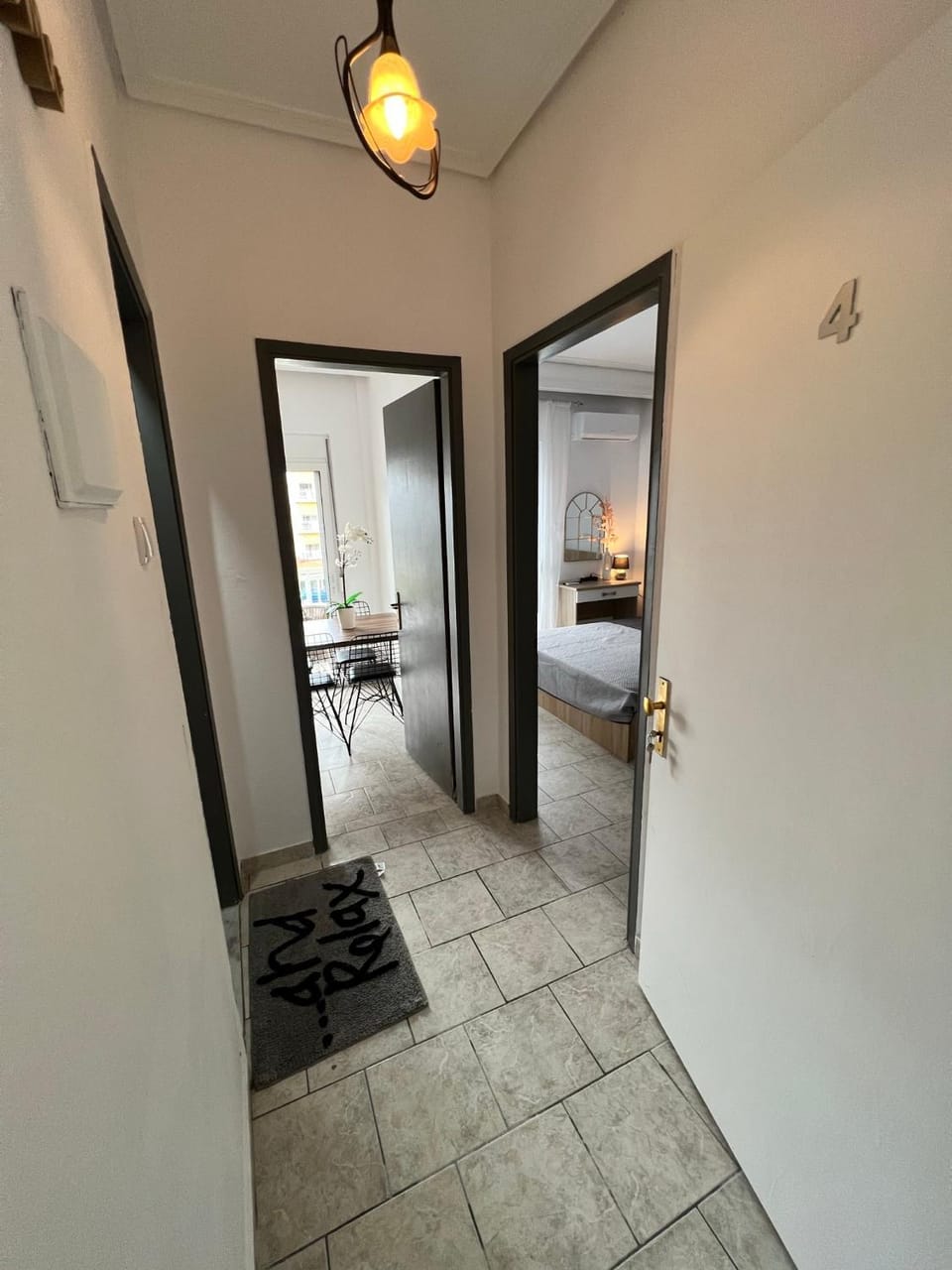 Facade/entrance, Photo of the whole room
