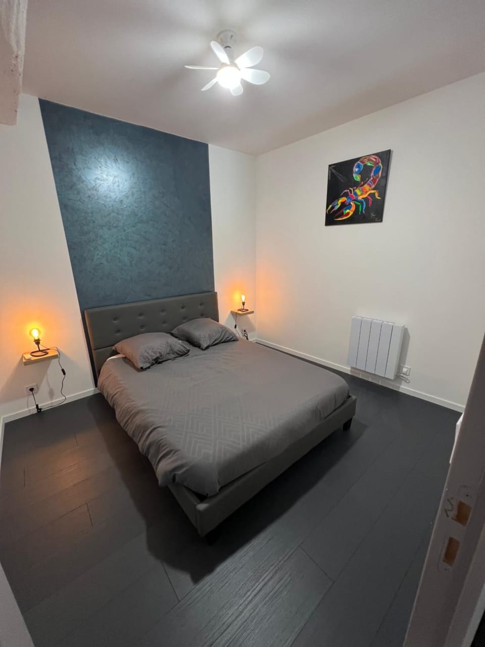 Bed, Photo of the whole room, Bedroom