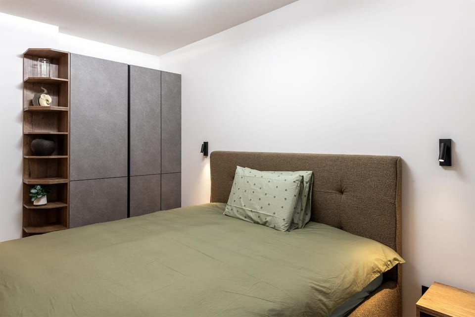 Bed, Photo of the whole room, Bedroom, wardrobe