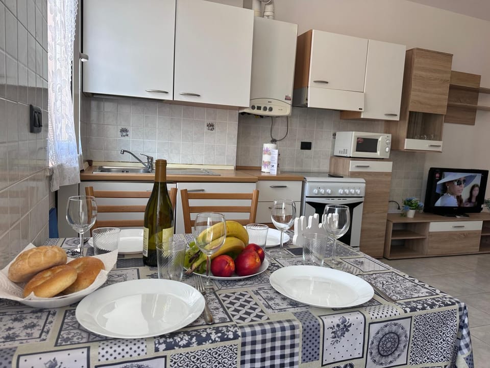TV and multimedia, Kitchen or kitchenette, Dining area