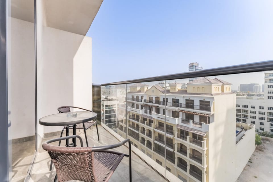 Near Circle Mall And Parks, Easy Access to Al Khail Road And Close to RTA Bus Stop, Lucky Residences, JVC by Deluxe Holiday Homes Apartment in Dubai