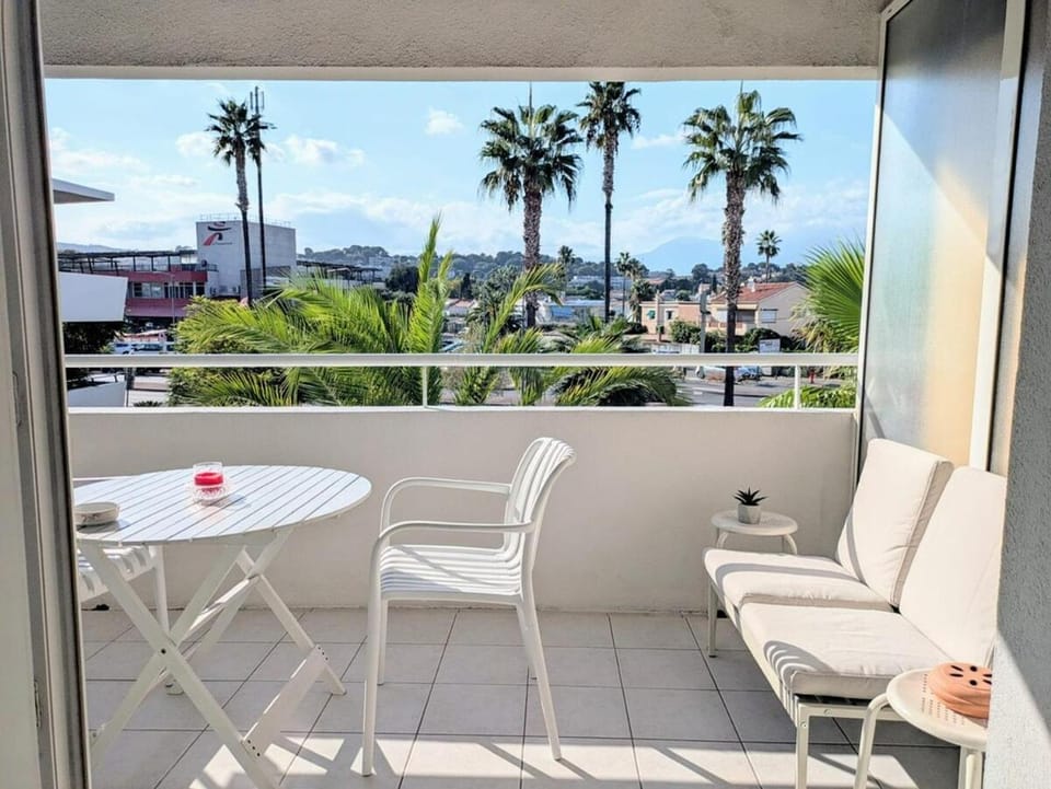 Day, View (from property/room), Balcony/Terrace, Dining area