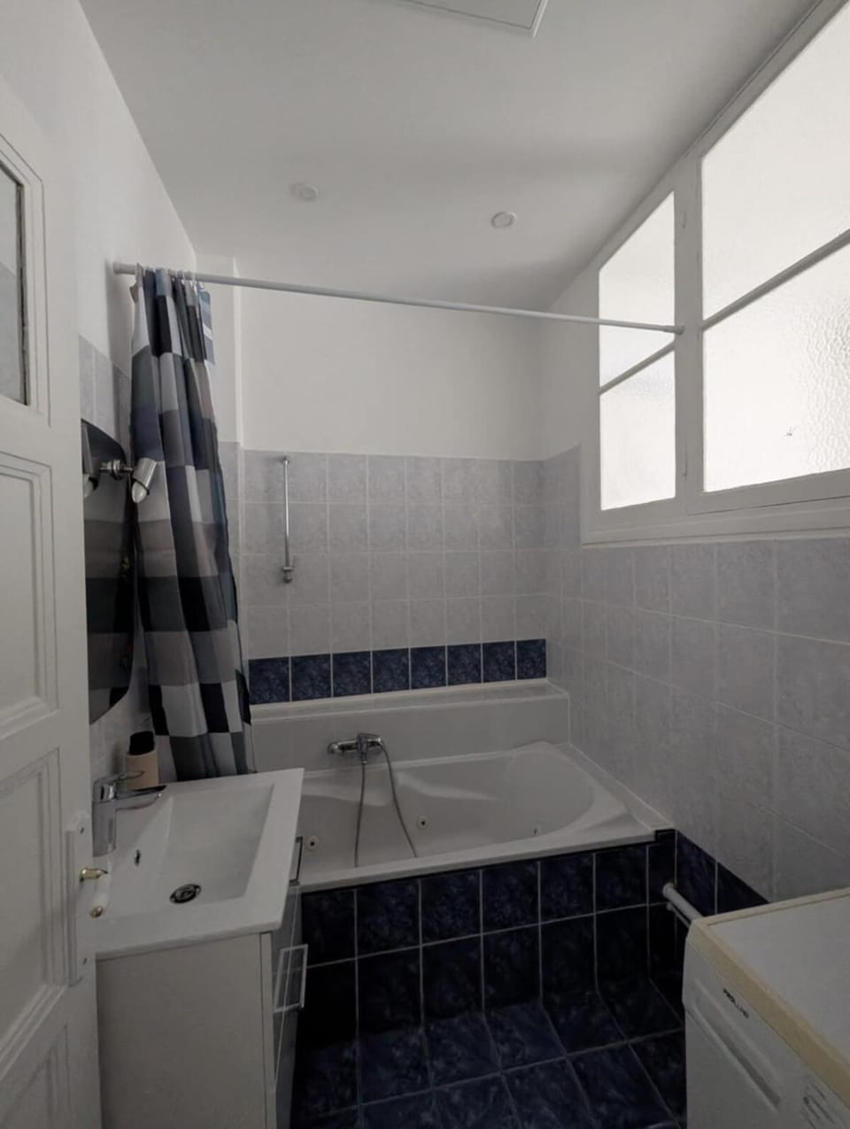 Bel appartement proche centre 15 minutes Apartment in Nice