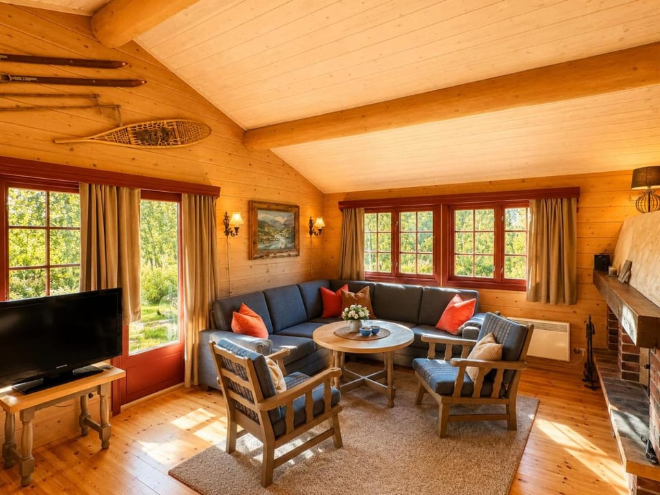 TV and multimedia, Living room, Seating area, fireplace