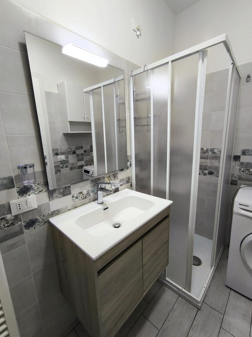 Shower, Bathroom, washing machine