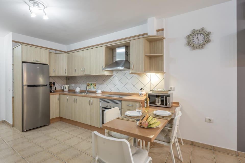 Property building, Kitchen or kitchenette, Living room