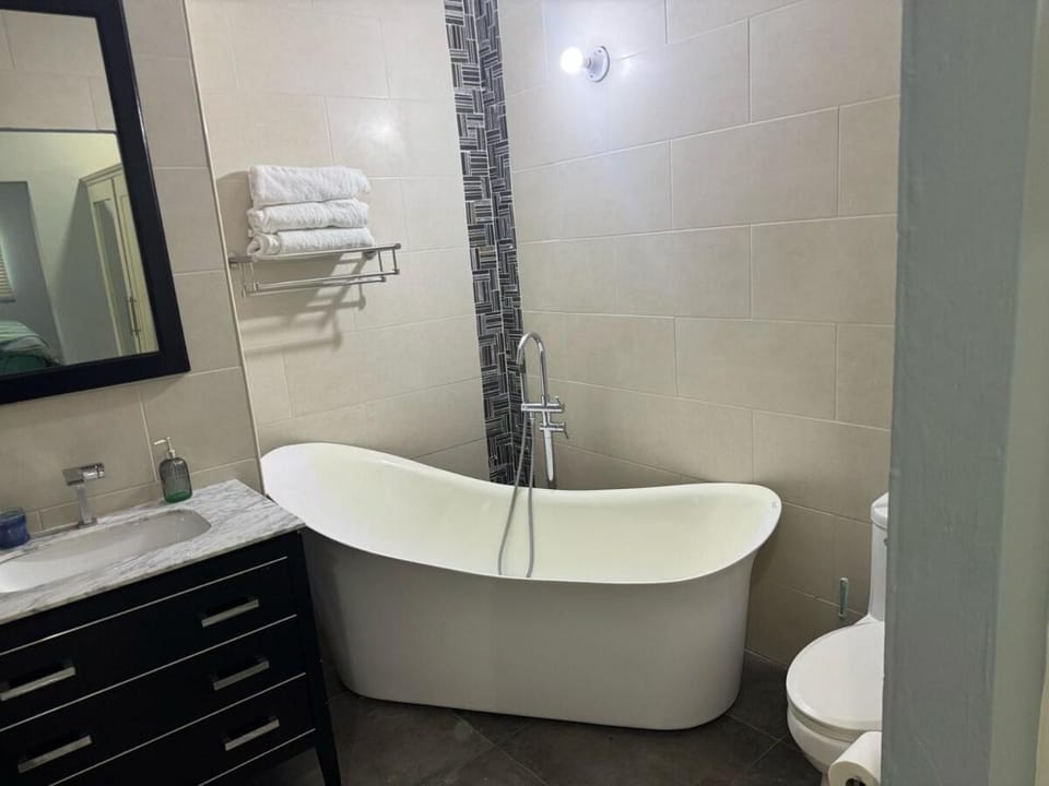 Bathroom, Bath, towels