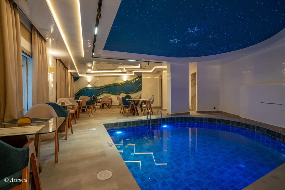 Swimming pool, Swimming pool