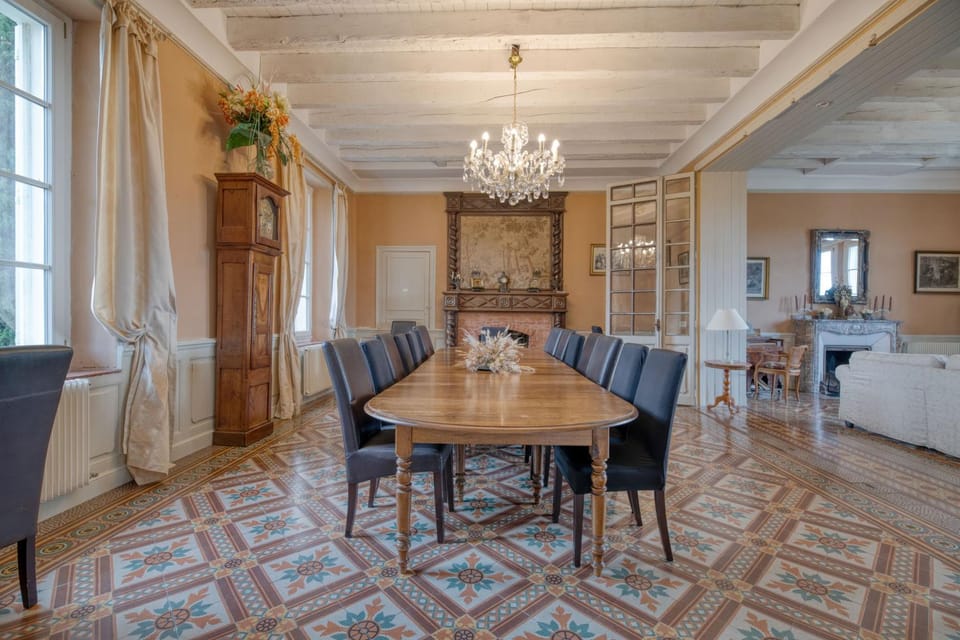 Property building, Living room