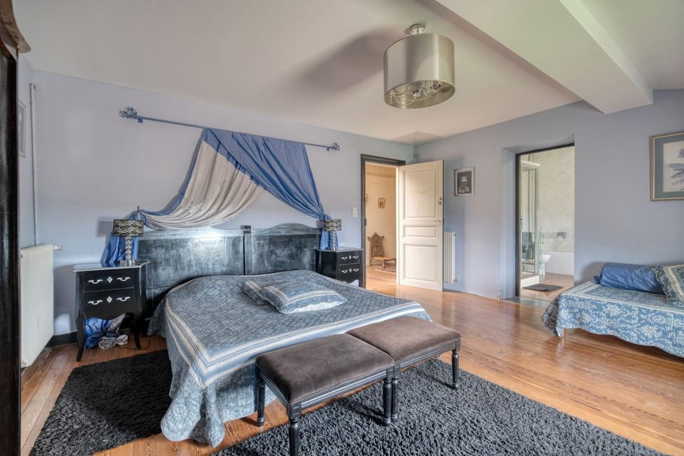 Living room, Bedroom