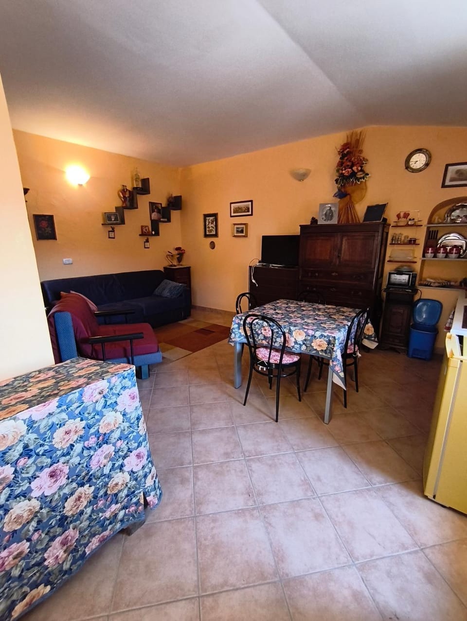 Property building, Living room