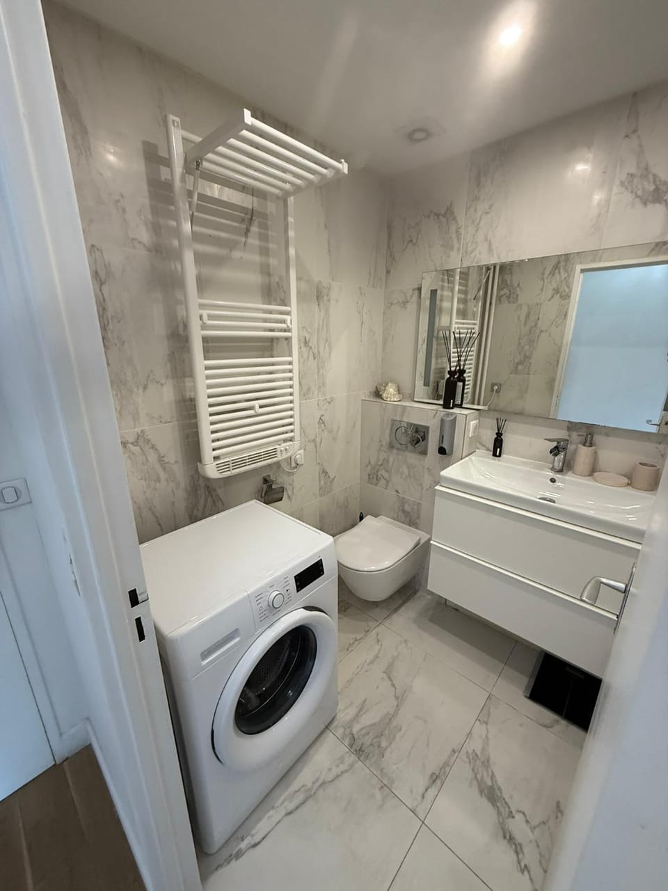 Bathroom, washing machine