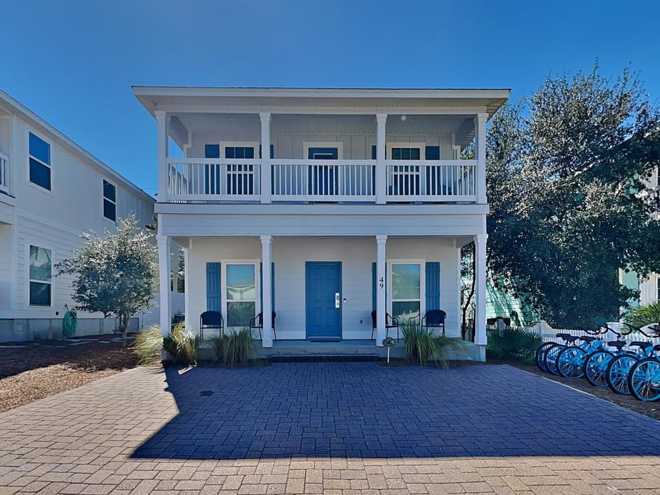 Property building, Patio, Facade/entrance, Neighbourhood, Garden, Balcony/Terrace, Cycling
