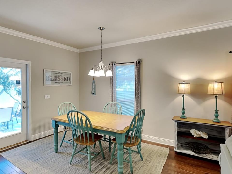 Seating area, Dining area, furniture