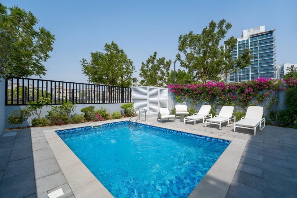 Private Pool Paradise Villa! Dubai Mall in a Flash! Complimentary Full Mid-Stay Refresh for 1 week stay Villa in Dubai