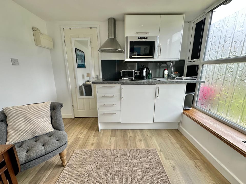 Garden Studio Apartment in Sheffield