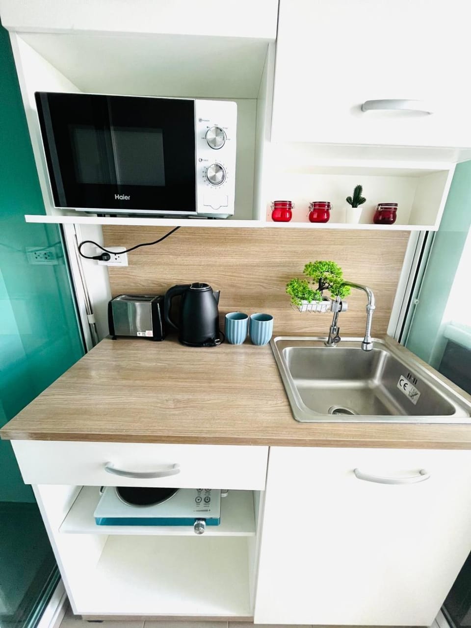 Kitchen or kitchenette