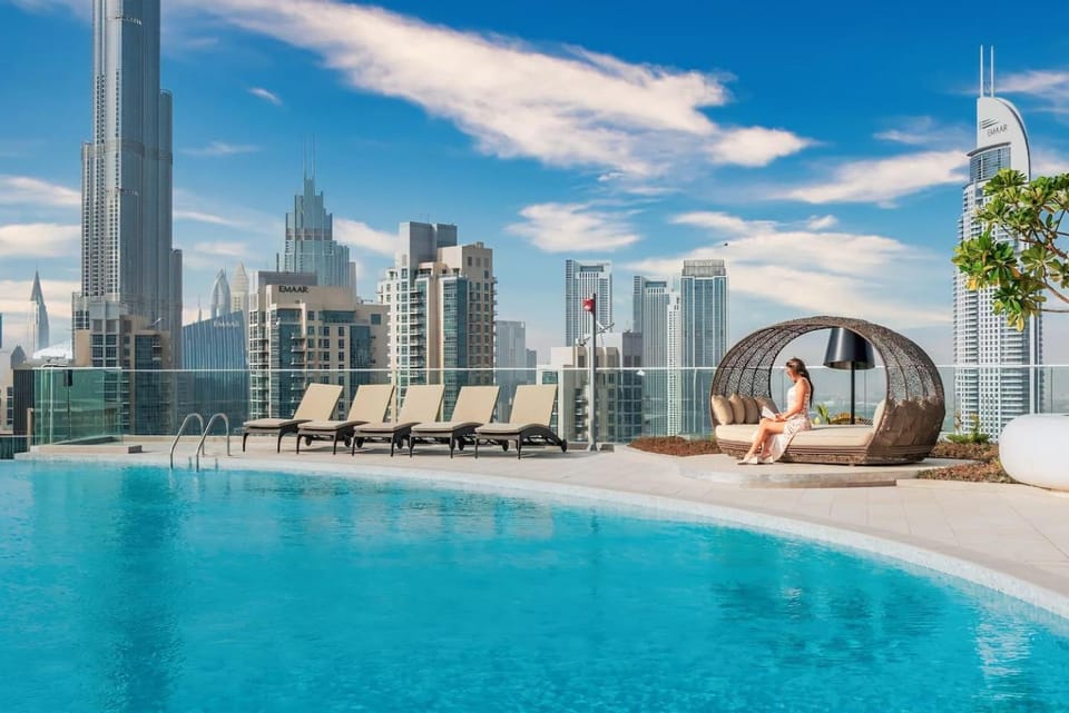 Luxury Retreat Apt, Burj Khalifa Rooftop View, Near Dubai Mall - Imperial Avenue Apartment in Dubai