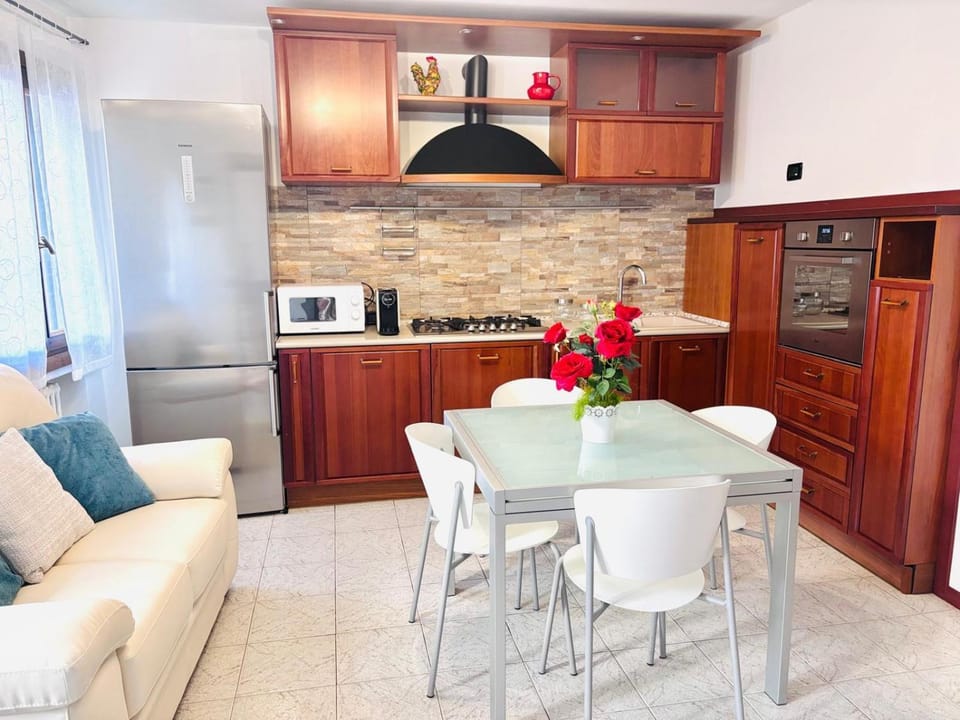 Living room, Dining area, oven, stove