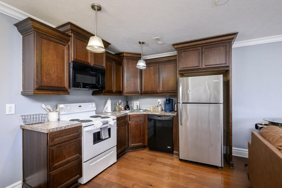 American Pharaoh Twin Spires Suite Apartment in Jeffersonville